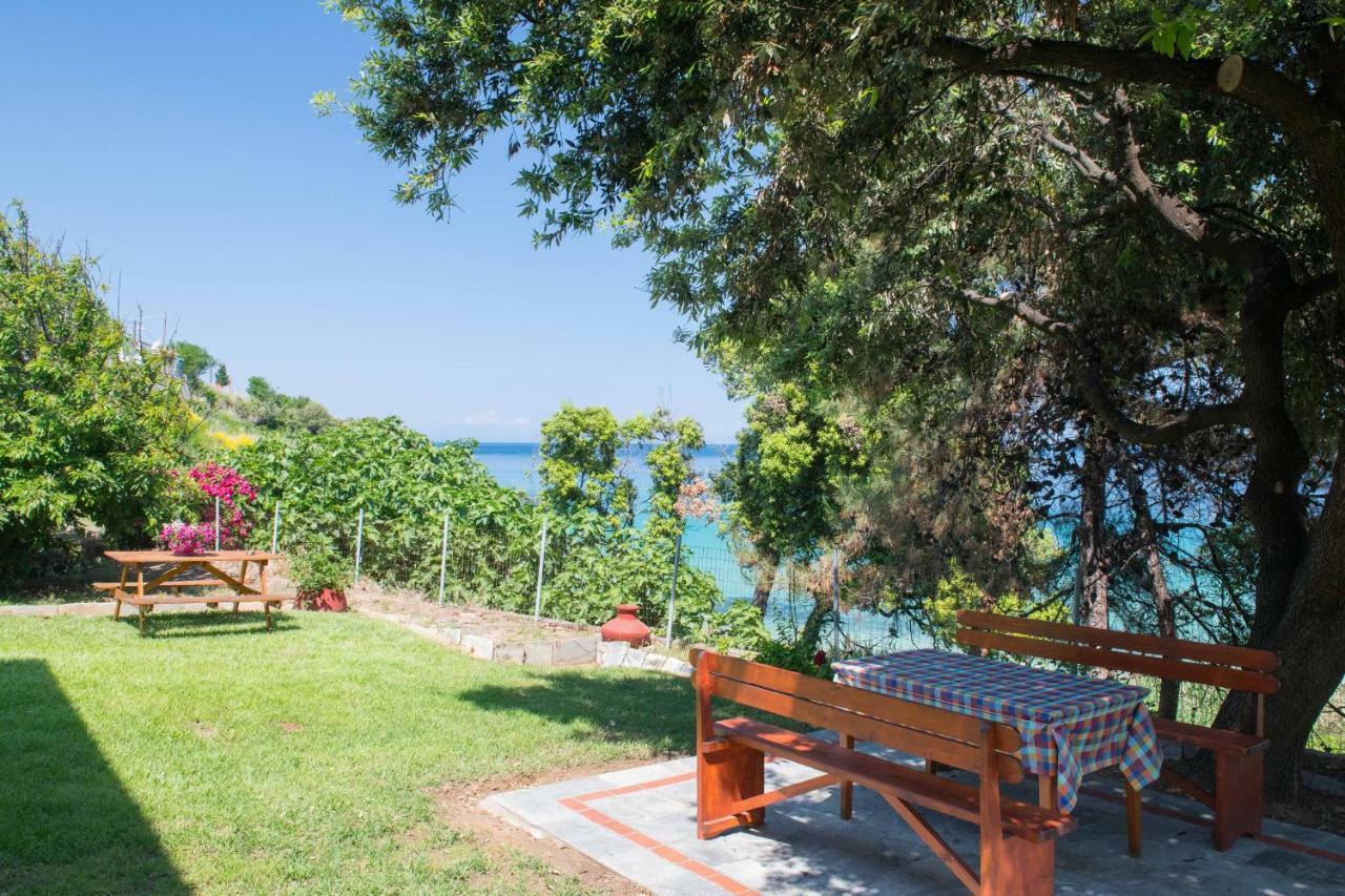 Pension Giannis Αdults Only Koinira Exterior foto